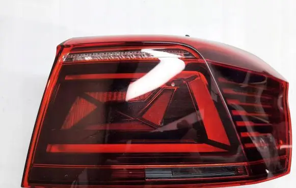 Volkswagen PASSAT B8 Rear/tail lights 3G9945208P