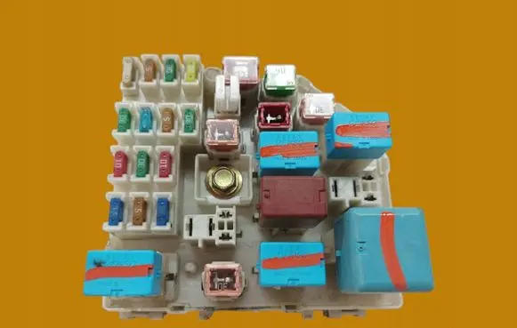 Toyota RAV 4 (XA20) Fuse box set