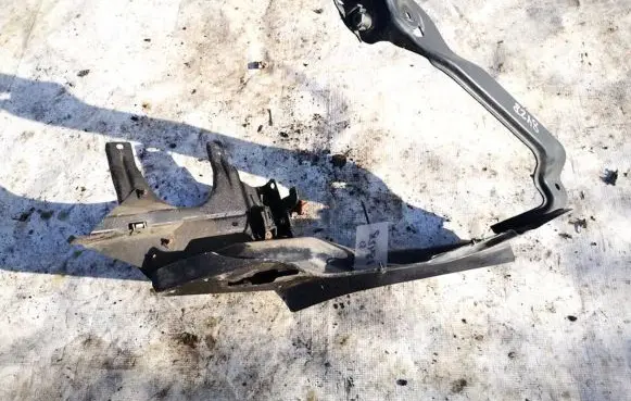 Mercedes-Benz CLS C219 Radiator support slam panel