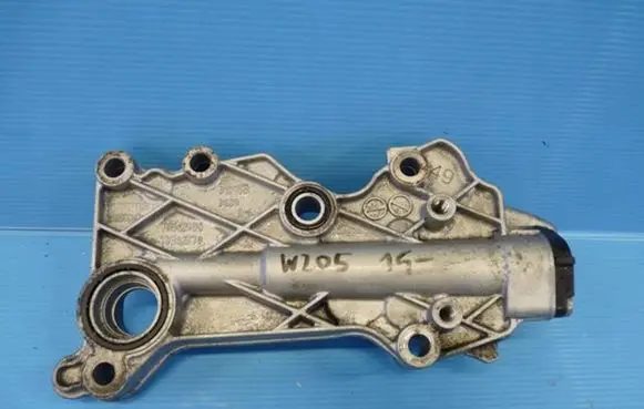 Mercedes-Benz C W205 Oil filter mounting bracket a6511801310