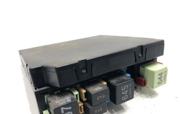 Volkswagen Golf VI Central body control module 1K0937086D