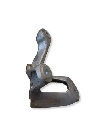 Chevrolet Corvette Engine mounting bracket 