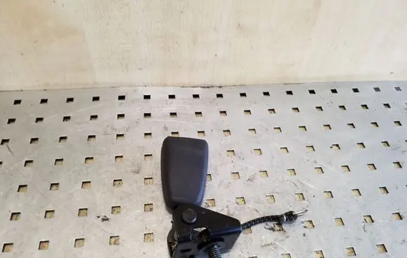 Volvo XC70 Rear seatbelt buckle 30780621