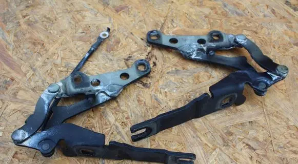 BMW Z4 E85 E86 Engine bonnet/hood hinges zaiwasymaskie85