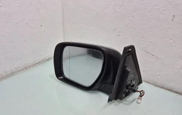 Mitsubishi Pajero Front door electric wing mirror 