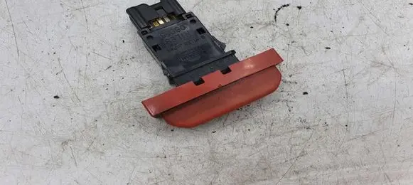 Nissan X-Trail T30 Hazard light switch 06016