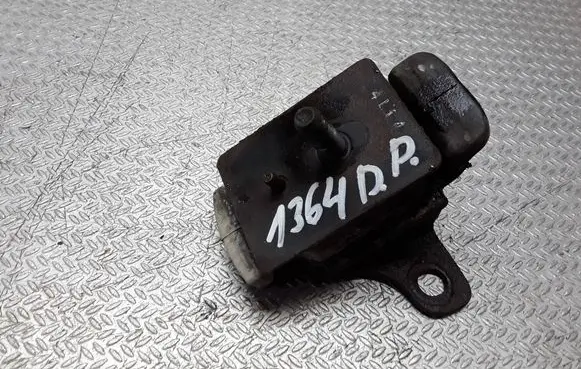 KIA Sorento Engine mount bracket