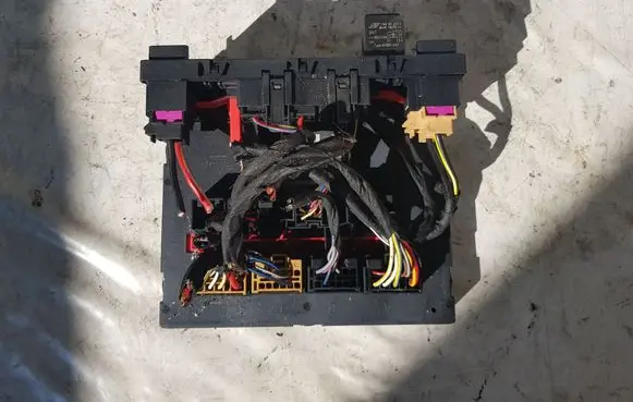 Volkswagen PASSAT B6 Comfort/convenience module 3C0937049J