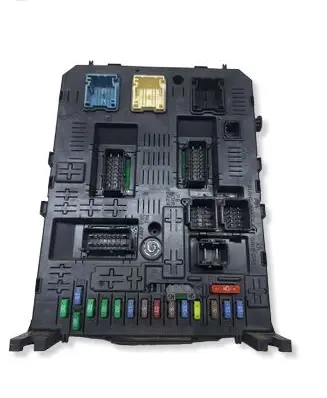 Citroen C4 I Picasso Fuse module 966689568002 20977771