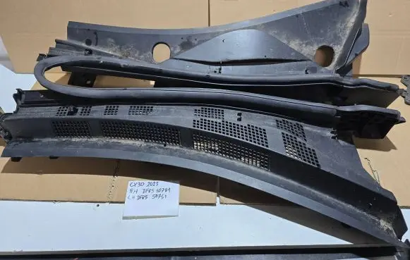 Mazda CX-30 Wiper trim dfr5507s1 dfr5507r1