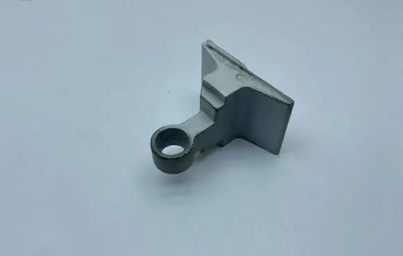 BMW 5 F10 F11 Front door upper hinge 7185618