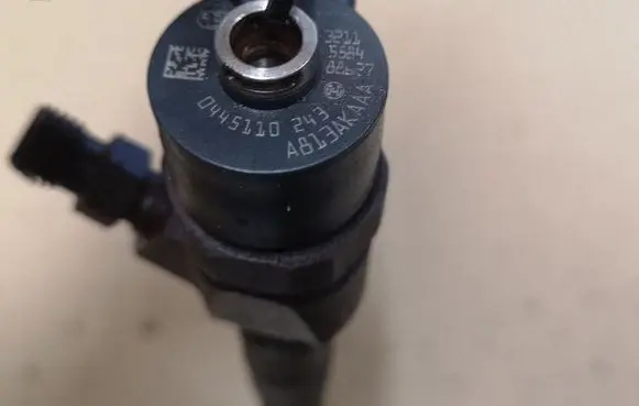 Opel Vectra C Fuel injector 0445110243