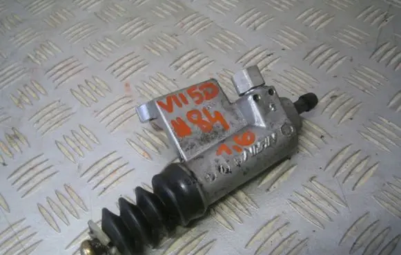 Honda Civic Clutch slave cylinder 