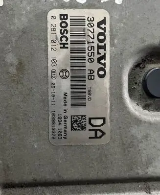 Volvo XC90 Engine control unit/module 0281012103
