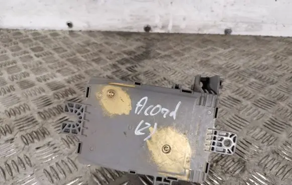 Honda Accord Fuse module EZA20EVRR TL4E111