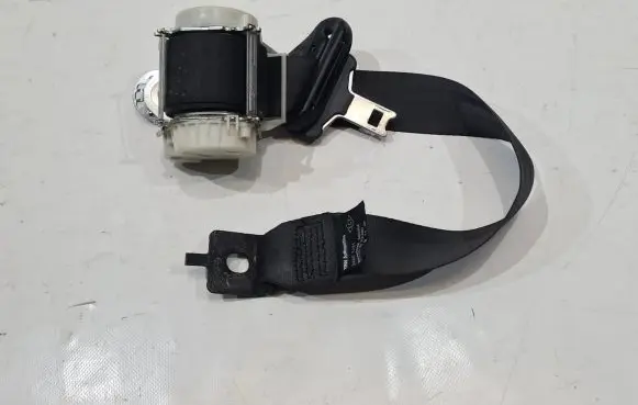 Renault Clio III Rear seatbelt 34001104E