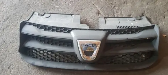 Dacia Sandero Front bumper upper radiator grill 623107634R