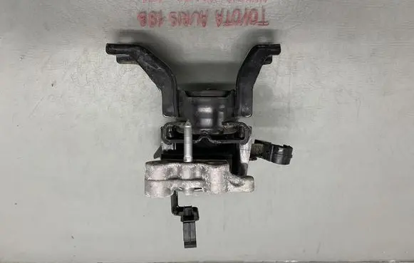 Toyota Auris E180 Engine mount vacuum valve 