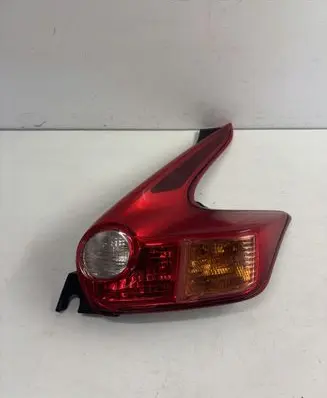Nissan Juke I F15 Rear/tail lights 010200E4