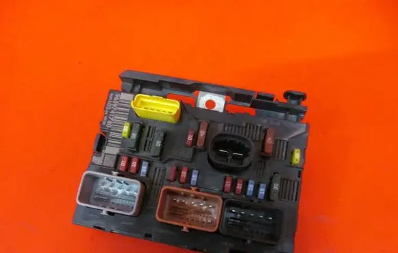 Citroen C2 Fuse module 9659741780