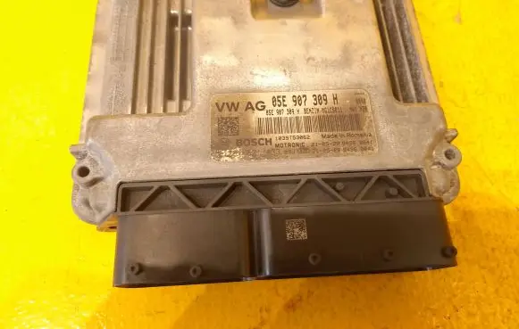 Skoda Kamiq Engine control unit/module 05E907309H