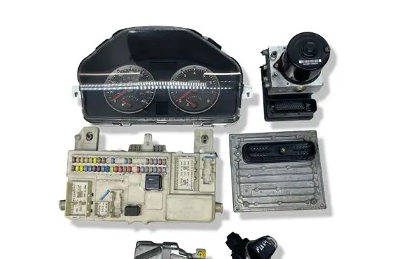 Volvo S40 Engine ECU kit and lock set 30743219AA S122185001 8690722