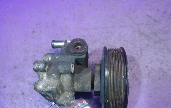 Seat Ibiza II (6k) Power steering pump
