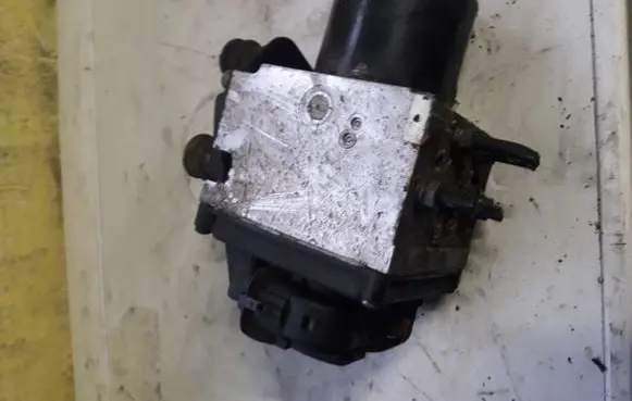 Volkswagen PASSAT B6 ABS Pump HC73280923DES