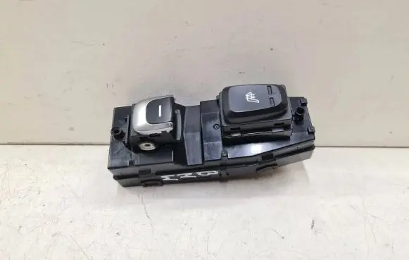 KIA Sportage Electric window control switch 93590F1020 Q1Q9485