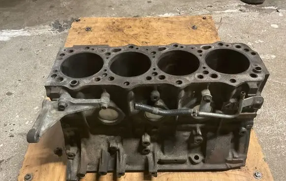 Mitsubishi Pajero Engine block 4M40