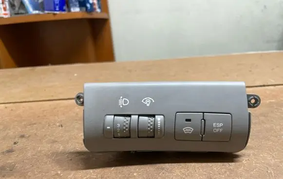 KIA Ceed Headlight level height control switch 933001H450ED