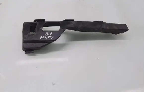 Ford Focus Front bumper mounting bracket