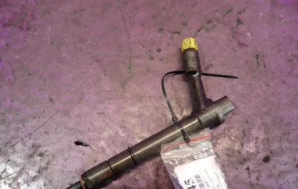 Opel Meriva A Fuel injector 