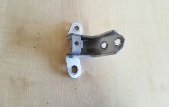 KIA Sportage Front door upper hinge
