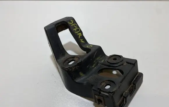 Audi A4 S4 B7 8E 8H Front bumper mounting bracket 8E0853922D