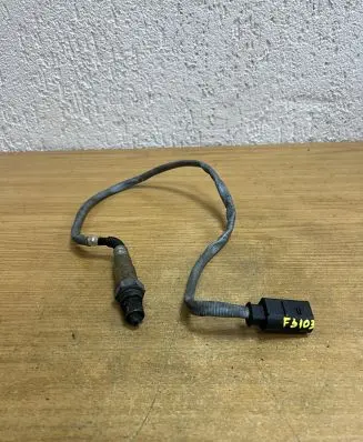 Mercedes-Benz C W204 Lambda probe sensor 0075425118 F3103