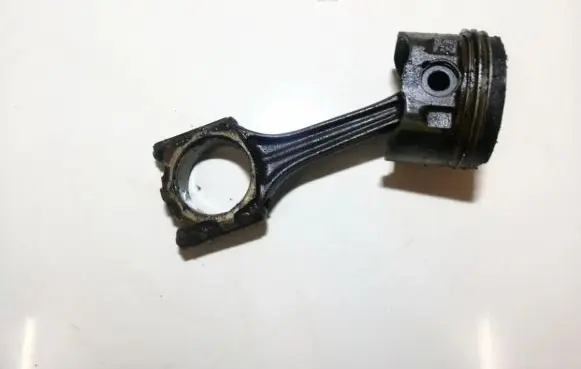 Nissan Almera N16 Piston with connecting rod 4m5401