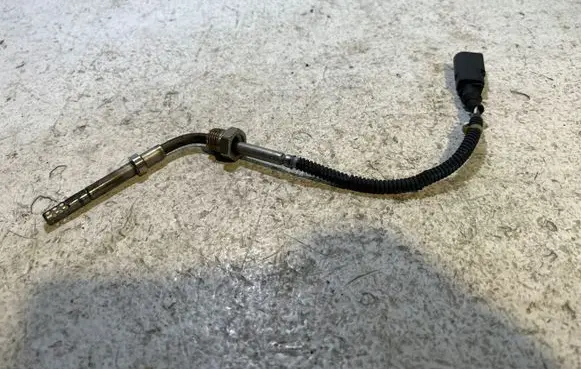 Audi A4 S4 B8 8K Exhaust gas temperature sensor 059906088Q