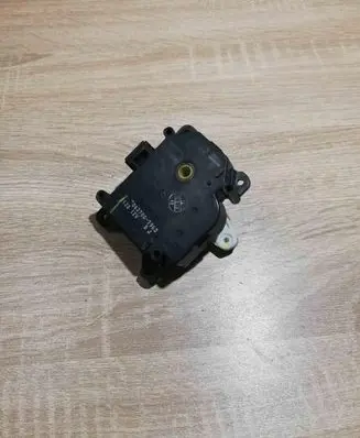 Toyota Prius (XW20) Air flap motor/actuator 0637007960