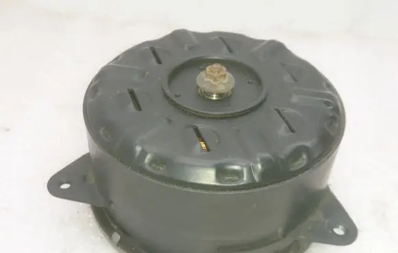 Lexus IS 200-300 Electric radiator cooling fan 1636170070