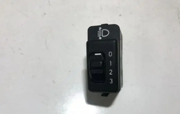 Suzuki Wagon R+ Headlight level height control switch 90337093 009204272