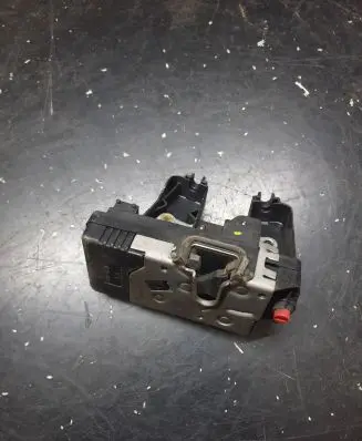 Opel Zafira A Rear door lock 24414134