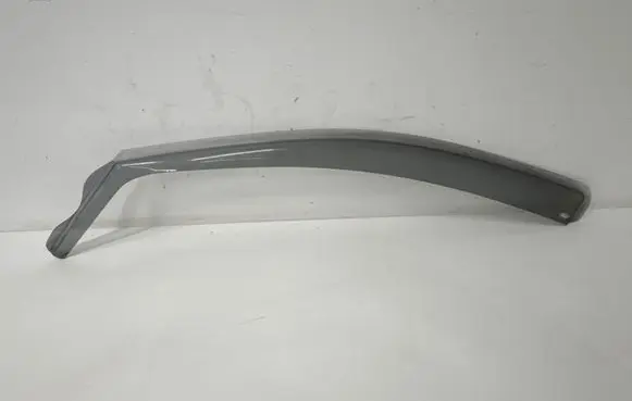 Windshield trim