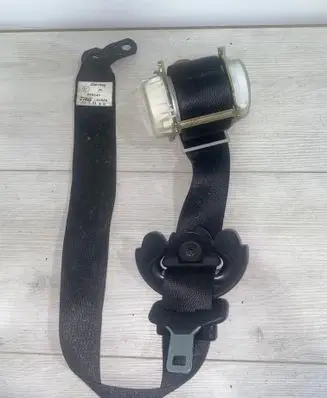 BMW X3 E83 Front seatbelt 040549 65589
