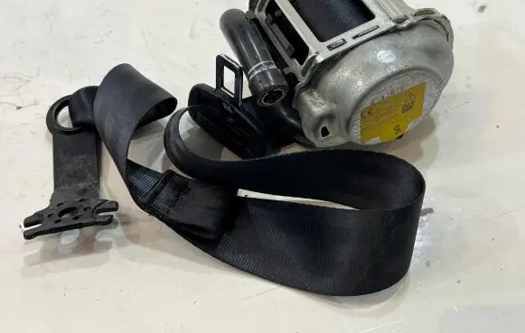 Volkswagen PASSAT B8 Rear seatbelt 3G9857806E
