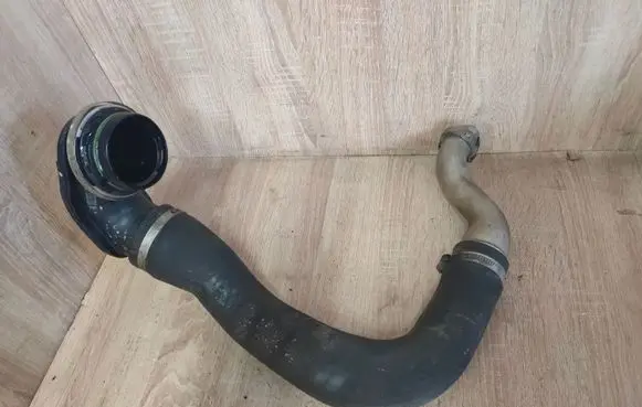 Opel Insignia A Engine coolant pipe/hose