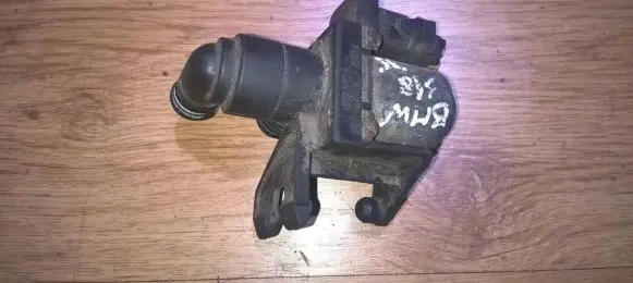 BMW 3 E36 Coolant heater control valve 1147412052 1387846