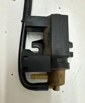 Volvo XC70 Turbo solenoid valve 31293964 70232502