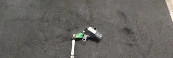 Porsche Cayenne (92A) Air suspension front height level sensor 7P0616213
