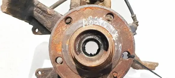 Volkswagen Golf V Front wheel hub